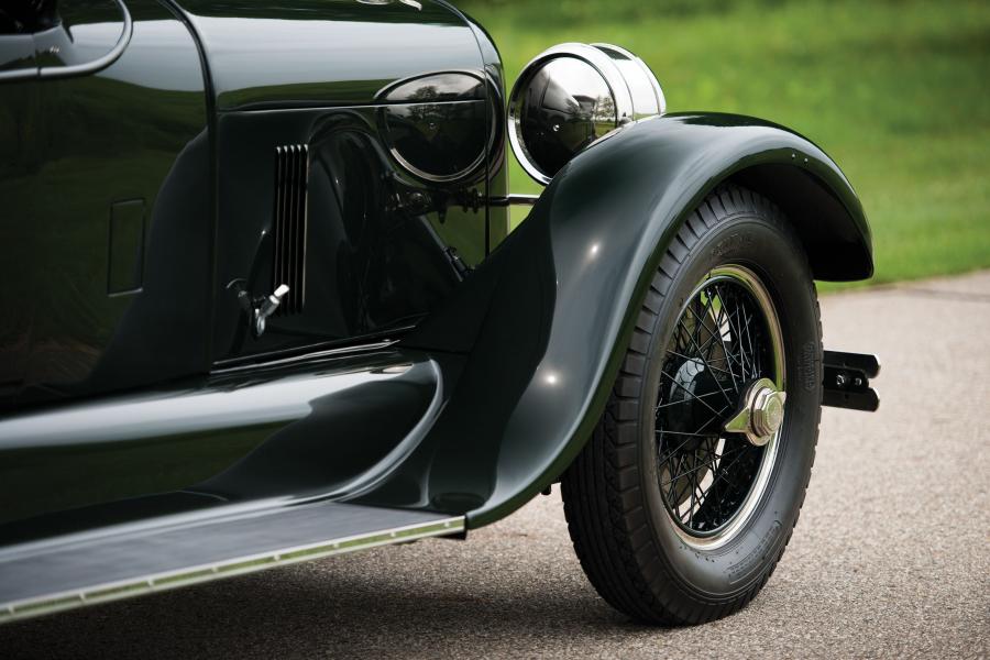 Детали экстерьера Duesenberg A977/1373 Sport Phaeton by Fleetwood 1923 года  (фото 18 из 32)